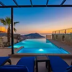 Villa Fantastic Kalkan With Heated Infinity Pool & Amazing Sea Views