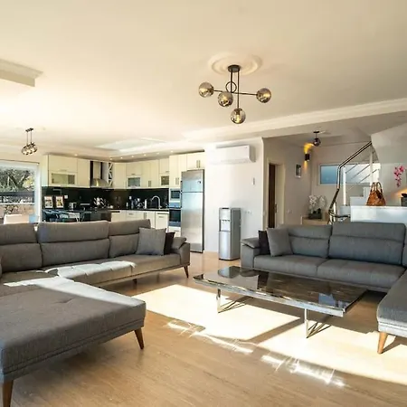 Villa Fantastic Kalkan With Heated Infinity Pool & Amazing Sea Views