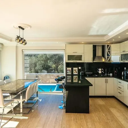 Fantastic Kalkan With Heated Infinity Pool & Amazing Sea Views فيلة *