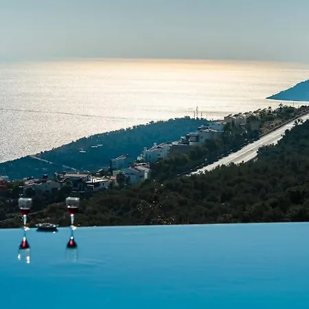فيلة Fantastic Kalkan With Heated Infinity Pool & Amazing Sea Views كاس