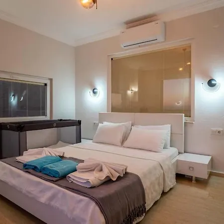 فيلة Fantastic Kalkan With Heated Infinity Pool & Amazing Sea Views *